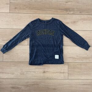 Retro Brand Michigan Graphic T-Shirt (Youth Small)